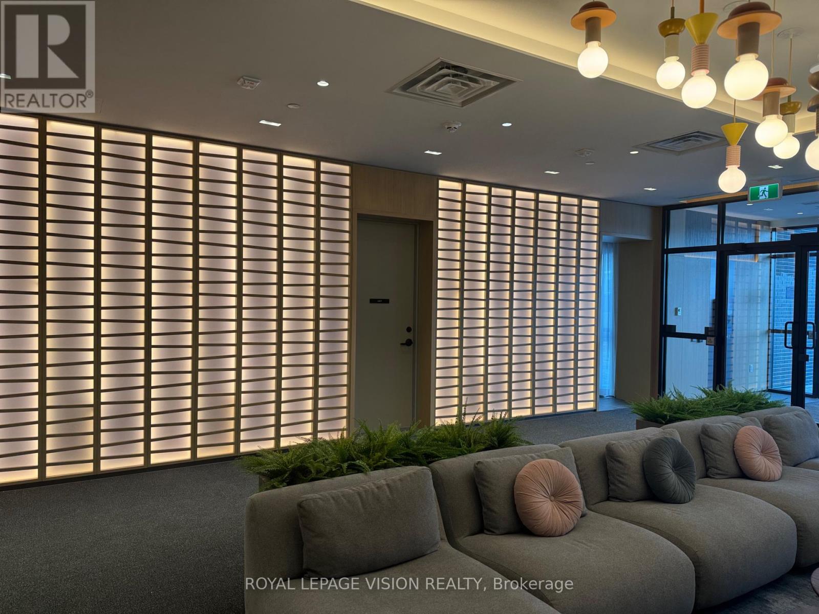 608 - 750 Whitlock Avenue, Milton, Ontario  L9E 2B4 - Photo 3 - W12724696