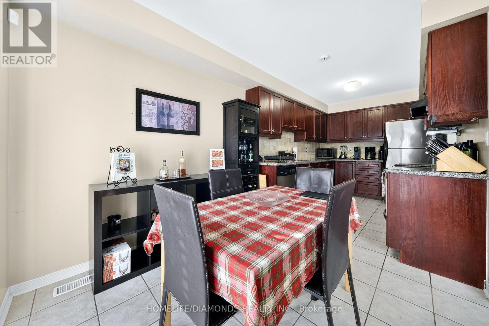 36 Pauline Crescent, Brampton, Ontario  L7A 2V6 - Photo 14 - W12724704