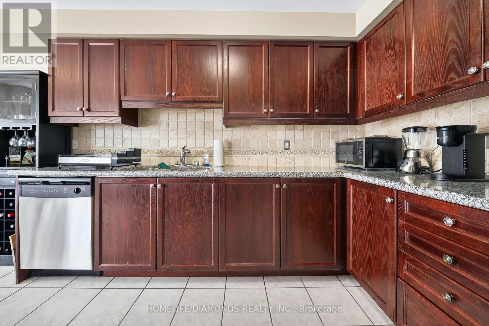 36 Pauline Crescent, Brampton, Ontario  L7A 2V6 - Photo 16 - W12724704