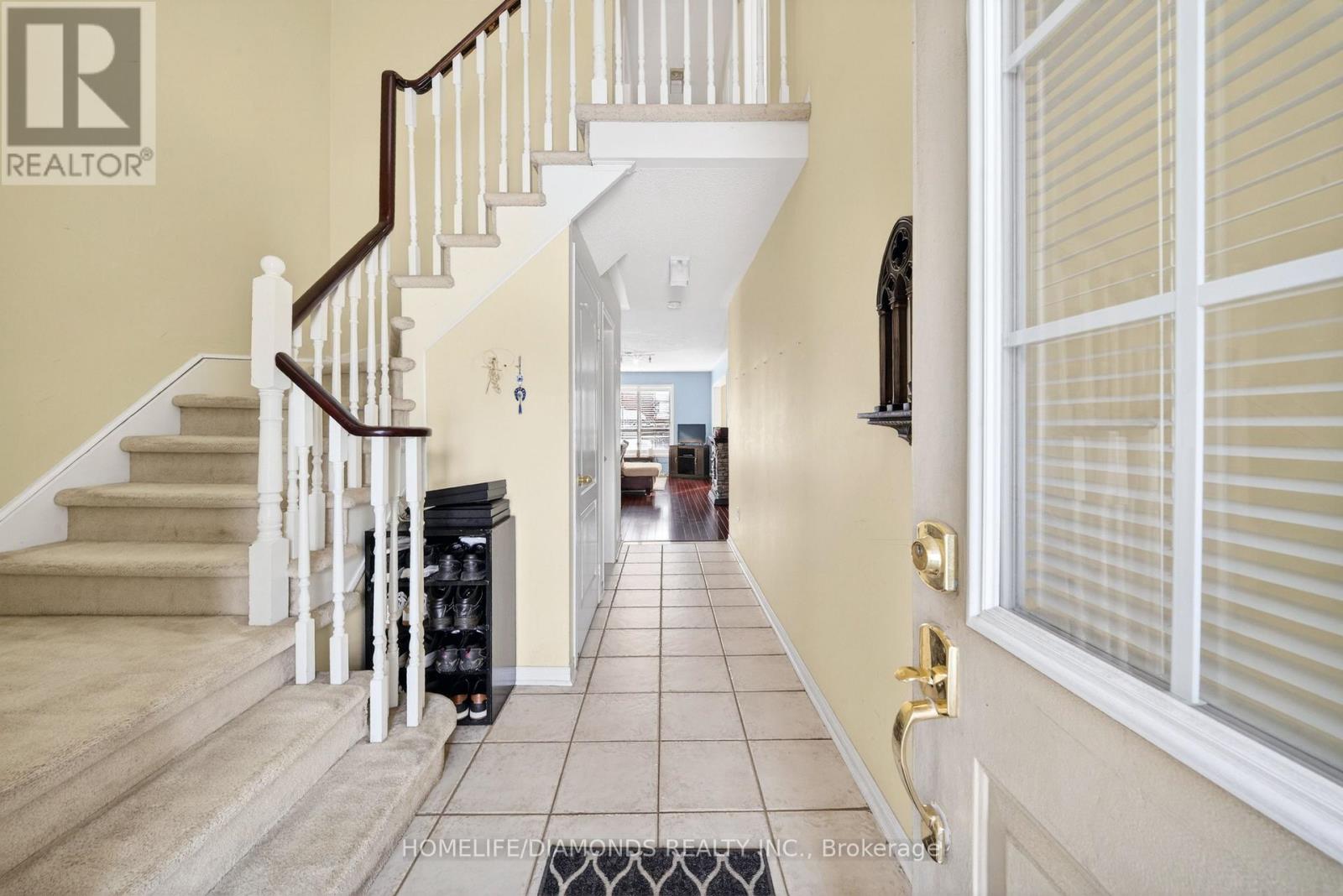 36 Pauline Crescent, Brampton, Ontario  L7A 2V6 - Photo 6 - W12724704