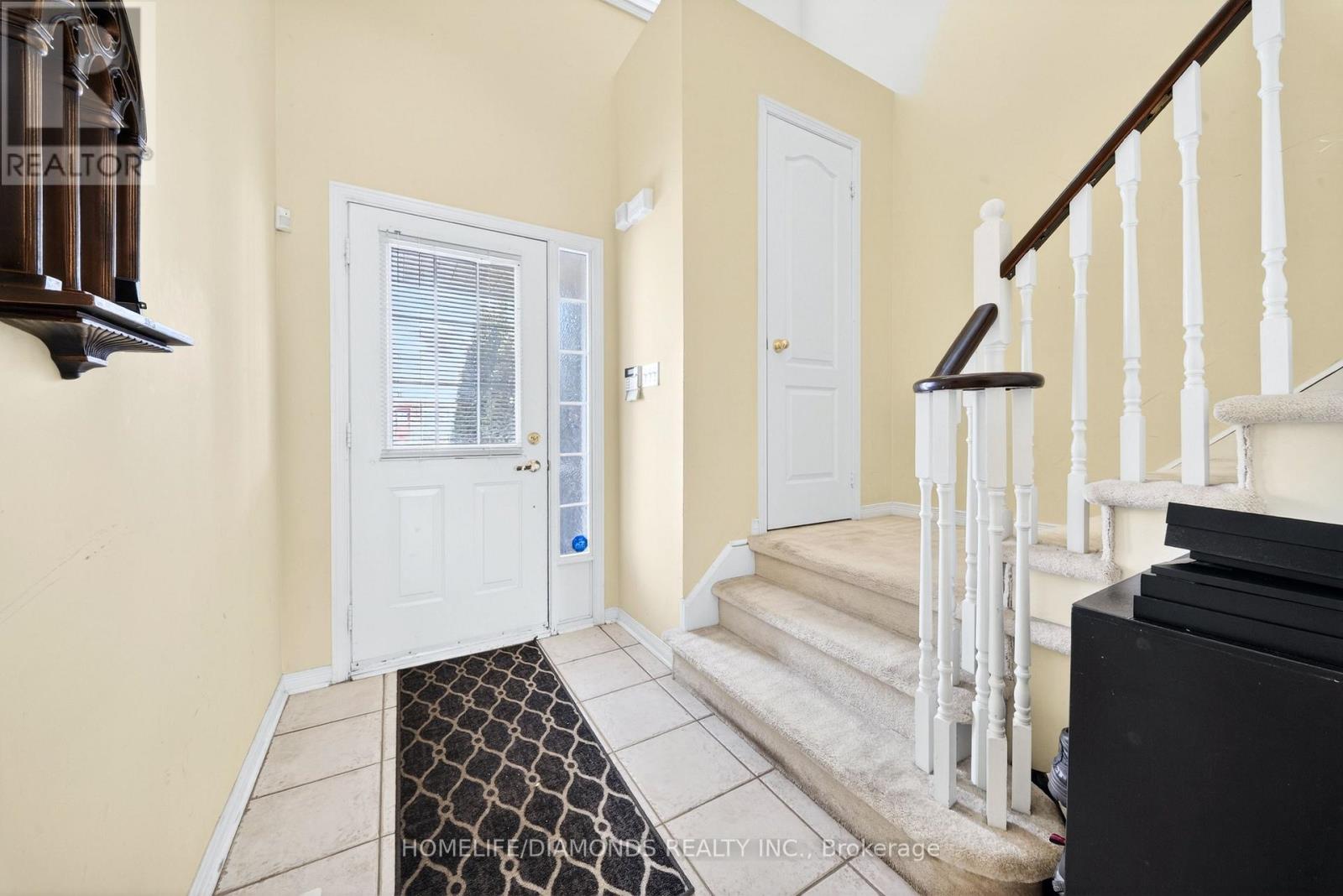 36 Pauline Crescent, Brampton, Ontario  L7A 2V6 - Photo 8 - W12724704