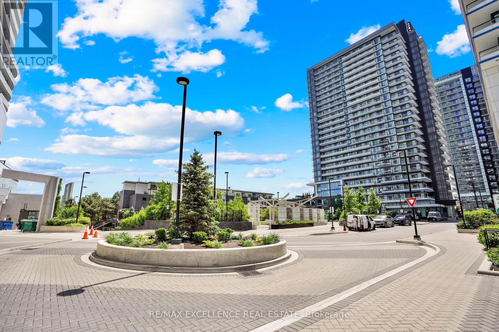 509 - 2560 Eglinton Avenue W, Mississauga, Ontario  L5M 0Y3 - Photo 2 - W12724720