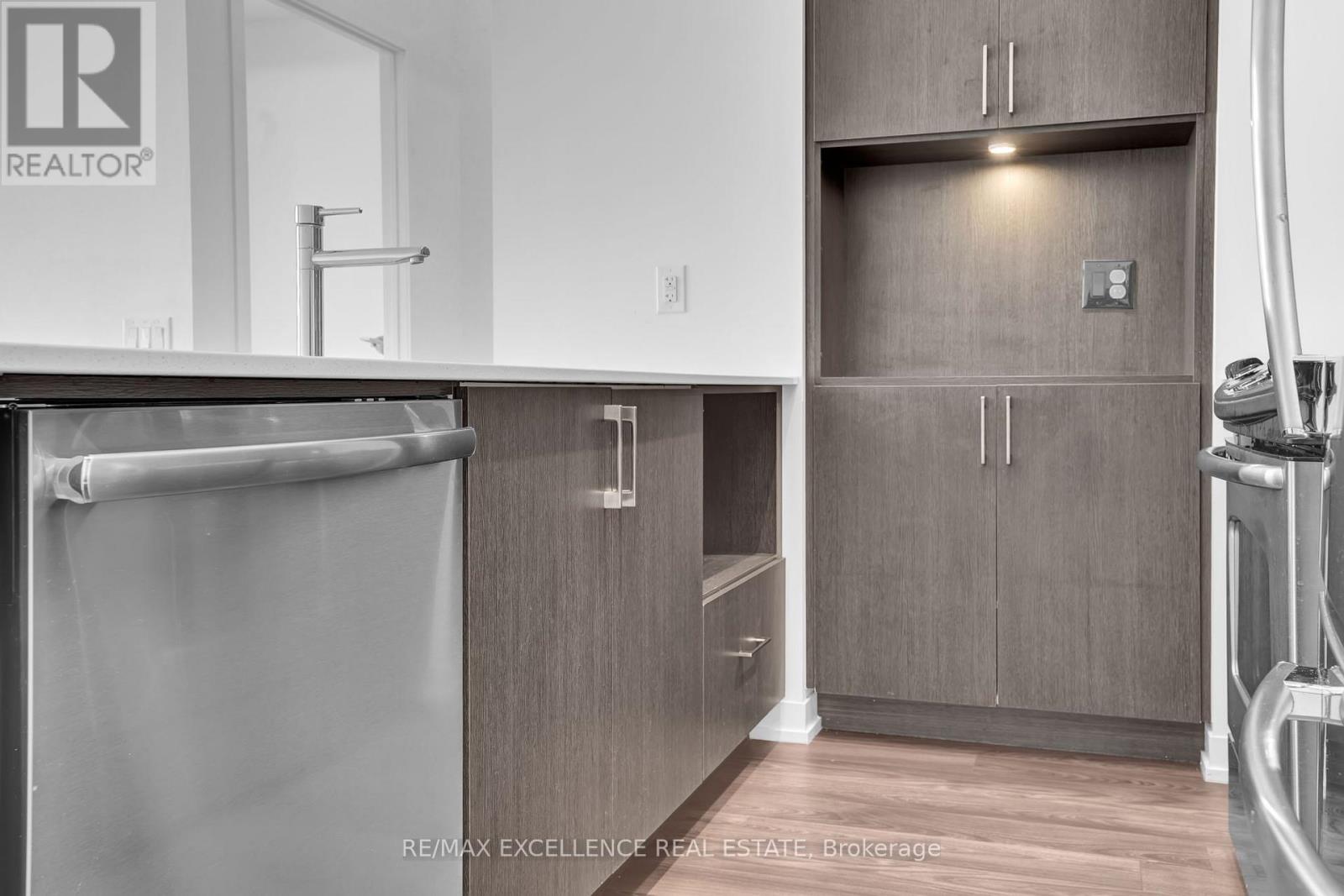 509 - 2560 Eglinton Avenue W, Mississauga, Ontario  L5M 0Y3 - Photo 8 - W12724720