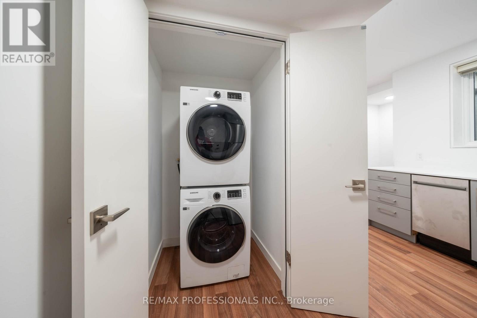 Lower - 77 Thirty Fifth Street, Toronto, Ontario  M8W 3K6 - Photo 14 - W12724726