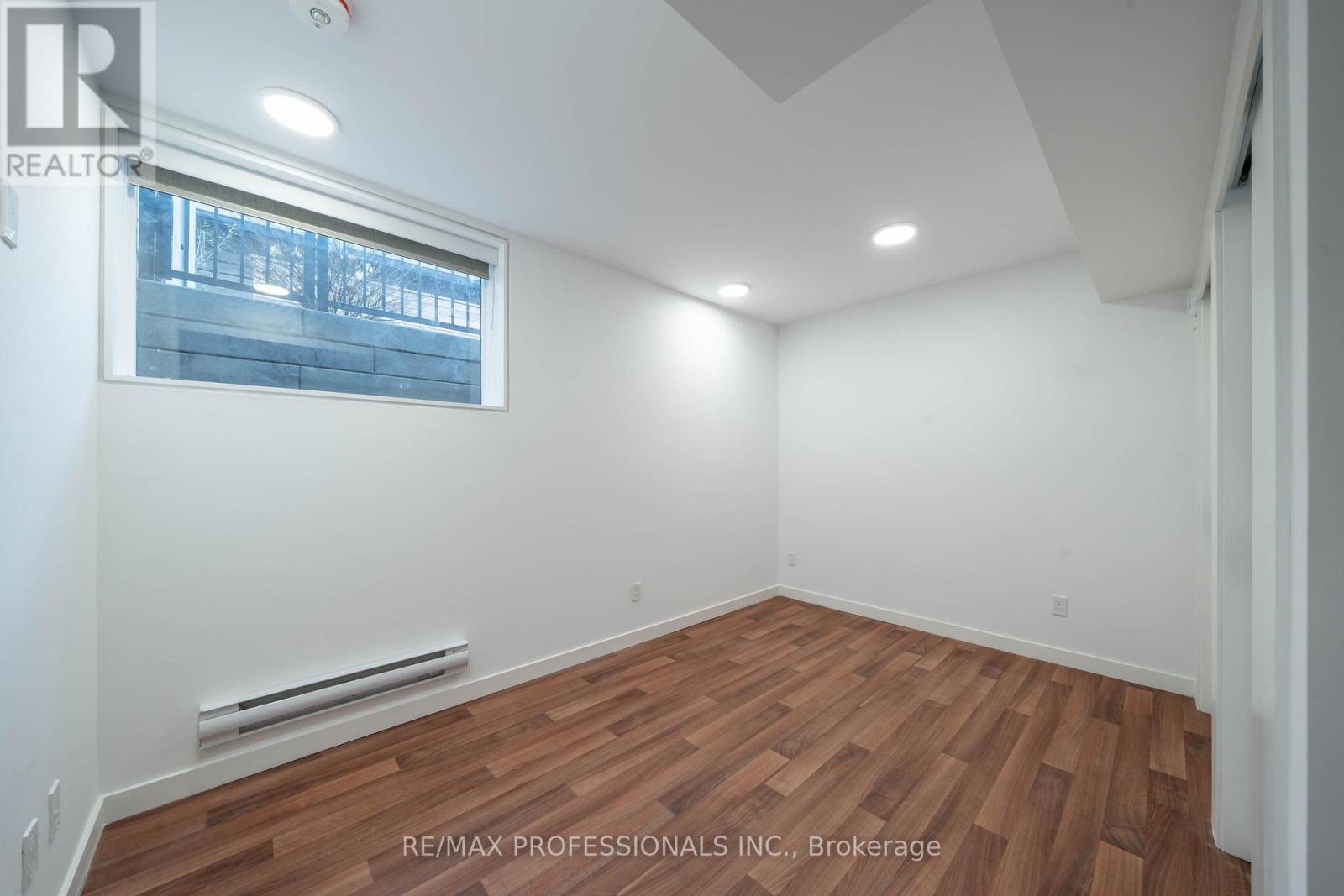 Lower - 77 Thirty Fifth Street, Toronto, Ontario  M8W 3K6 - Photo 16 - W12724726
