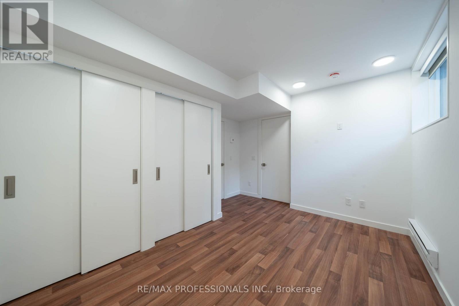 Lower - 77 Thirty Fifth Street, Toronto, Ontario  M8W 3K6 - Photo 18 - W12724726