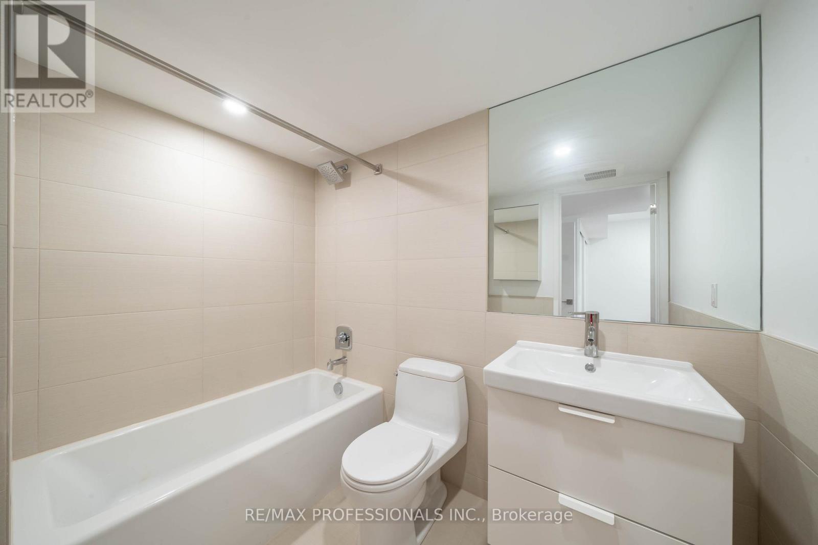 Lower - 77 Thirty Fifth Street, Toronto, Ontario  M8W 3K6 - Photo 19 - W12724726