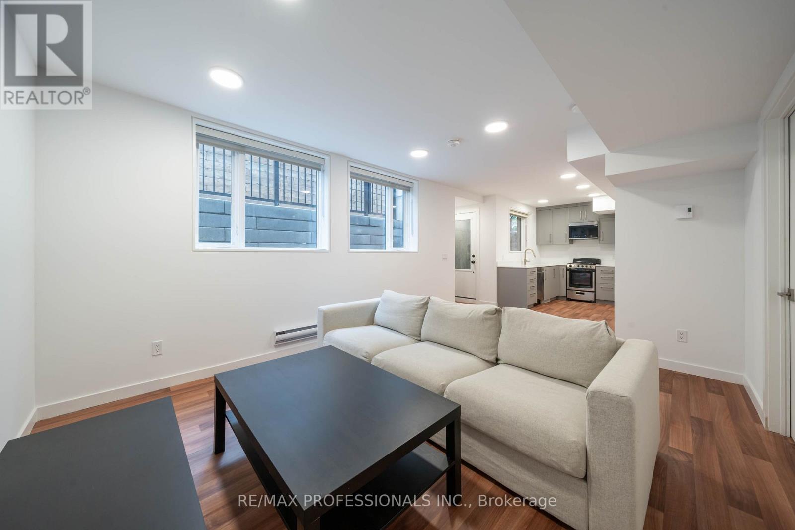 Lower - 77 Thirty Fifth Street, Toronto, Ontario  M8W 3K6 - Photo 5 - W12724726