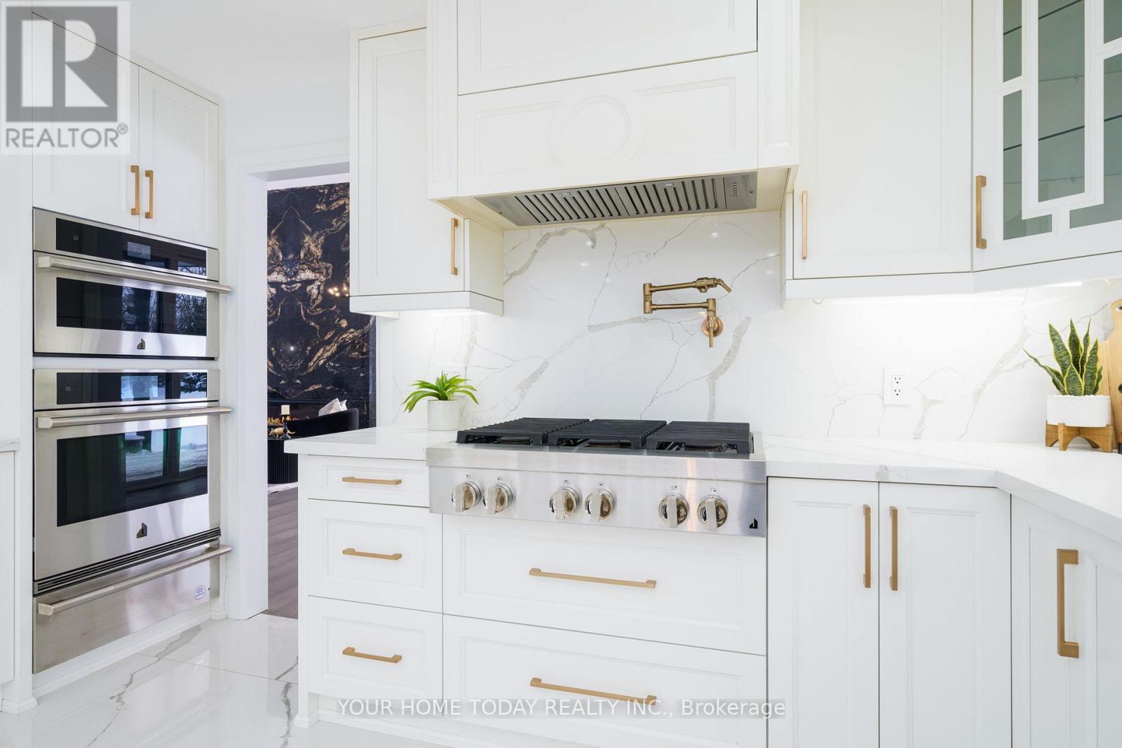 27 Chantelay Crescent, Halton Hills, Ontario  L7G 4S5 - Photo 19 - W12724742