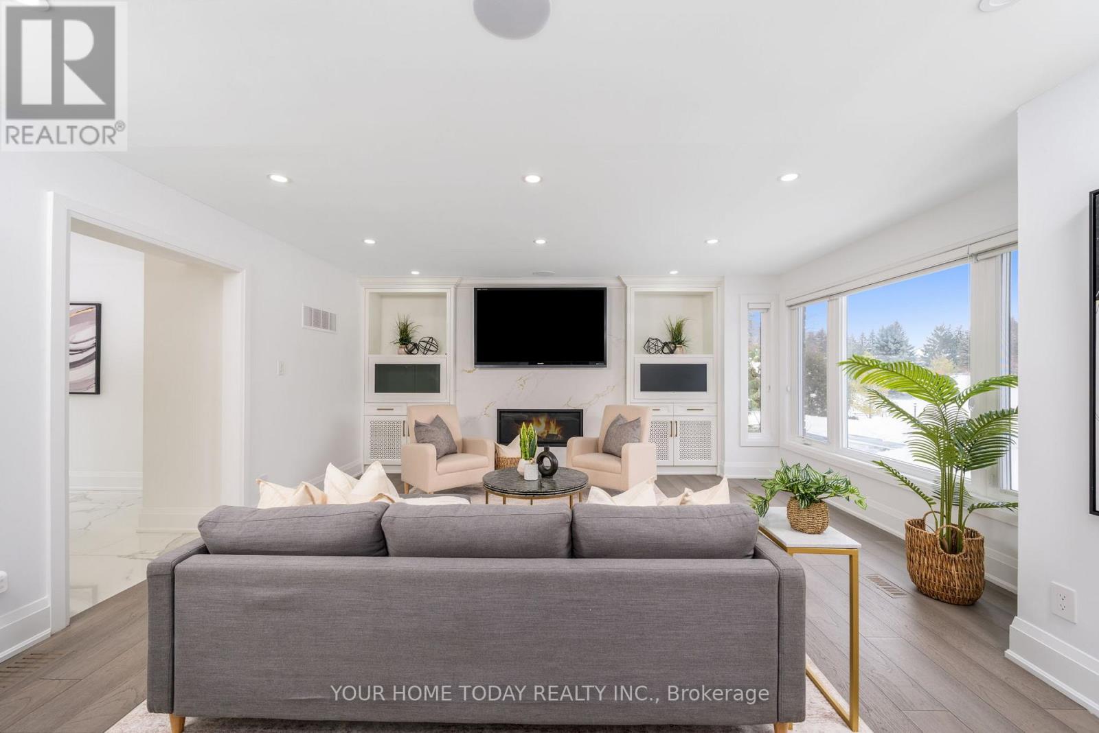 27 Chantelay Crescent, Halton Hills, Ontario  L7G 4S5 - Photo 5 - W12724742