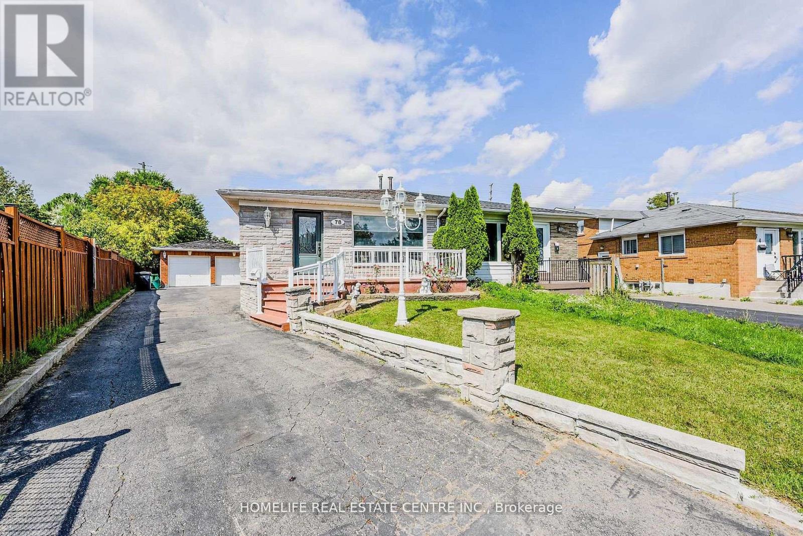 78 Northwood Drive, Brampton, Ontario  L6X 2L2 - Photo 2 - W12724780