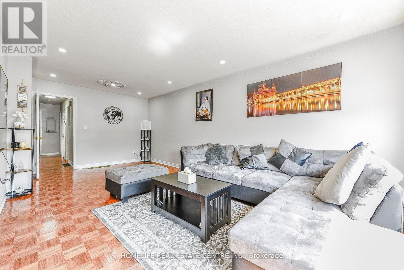 78 Northwood Drive, Brampton, Ontario  L6X 2L2 - Photo 5 - W12724780