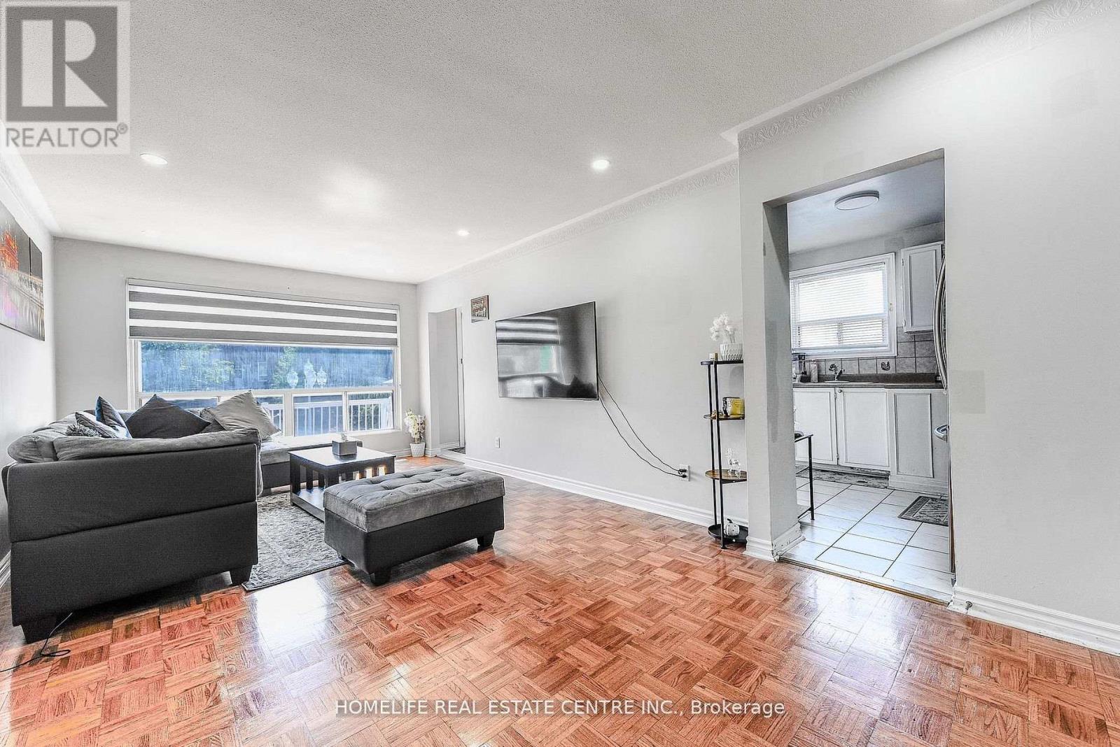 78 Northwood Drive, Brampton, Ontario  L6X 2L2 - Photo 7 - W12724780