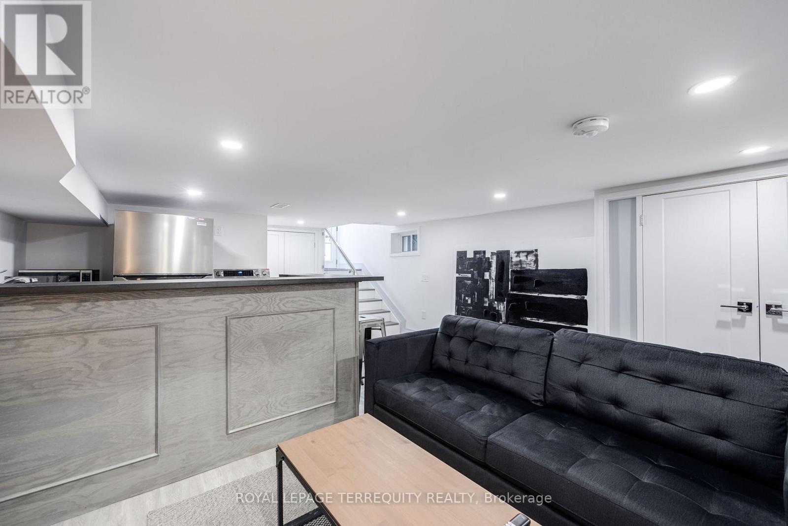 Bsmt - 668 Indian Road, Toronto, Ontario  M6P 2C9 - Photo 10 - W12724836