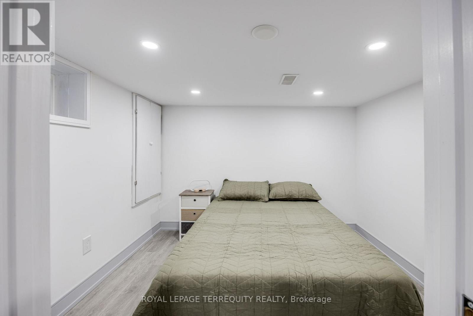 Bsmt - 668 Indian Road, Toronto, Ontario  M6P 2C9 - Photo 12 - W12724836