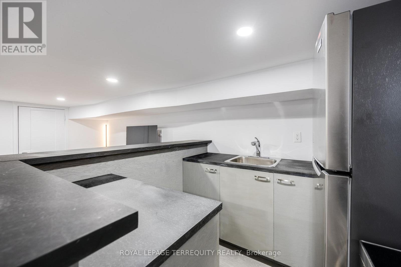 Bsmt - 668 Indian Road, Toronto, Ontario  M6P 2C9 - Photo 6 - W12724836