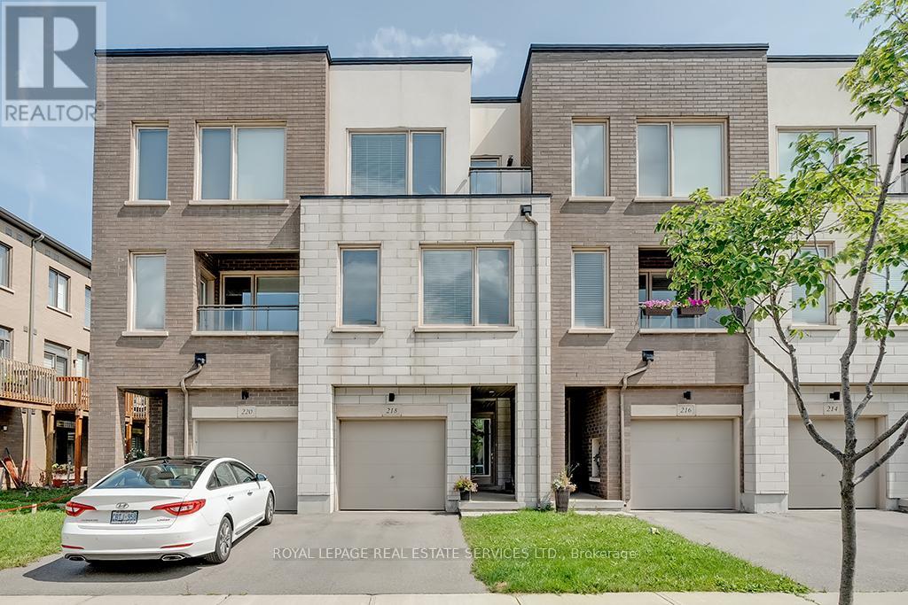218 HUGUENOT ROAD, Oakville, Ontario
