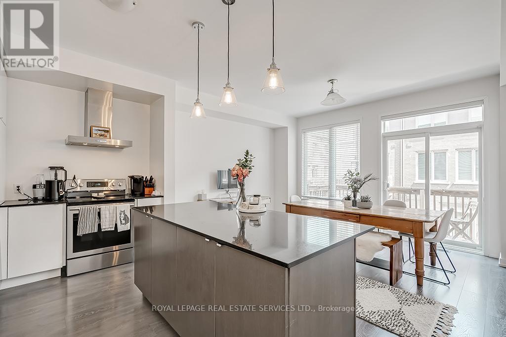 218 Huguenot Road, Oakville, Ontario  L6H 0L6 - Photo 15 - W12724862