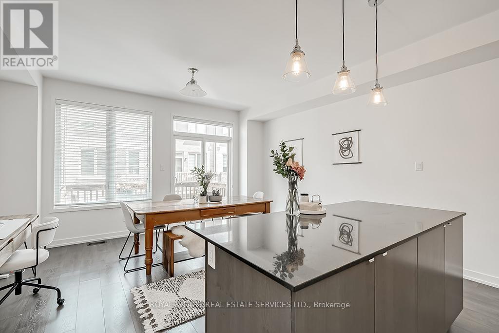 218 Huguenot Road, Oakville, Ontario  L6H 0L6 - Photo 18 - W12724862