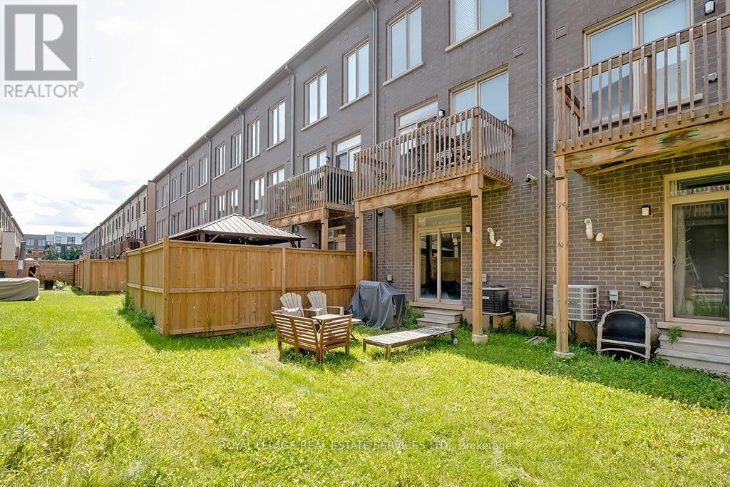 218 Huguenot Road, Oakville, Ontario  L6H 0L6 - Photo 33 - W12724862