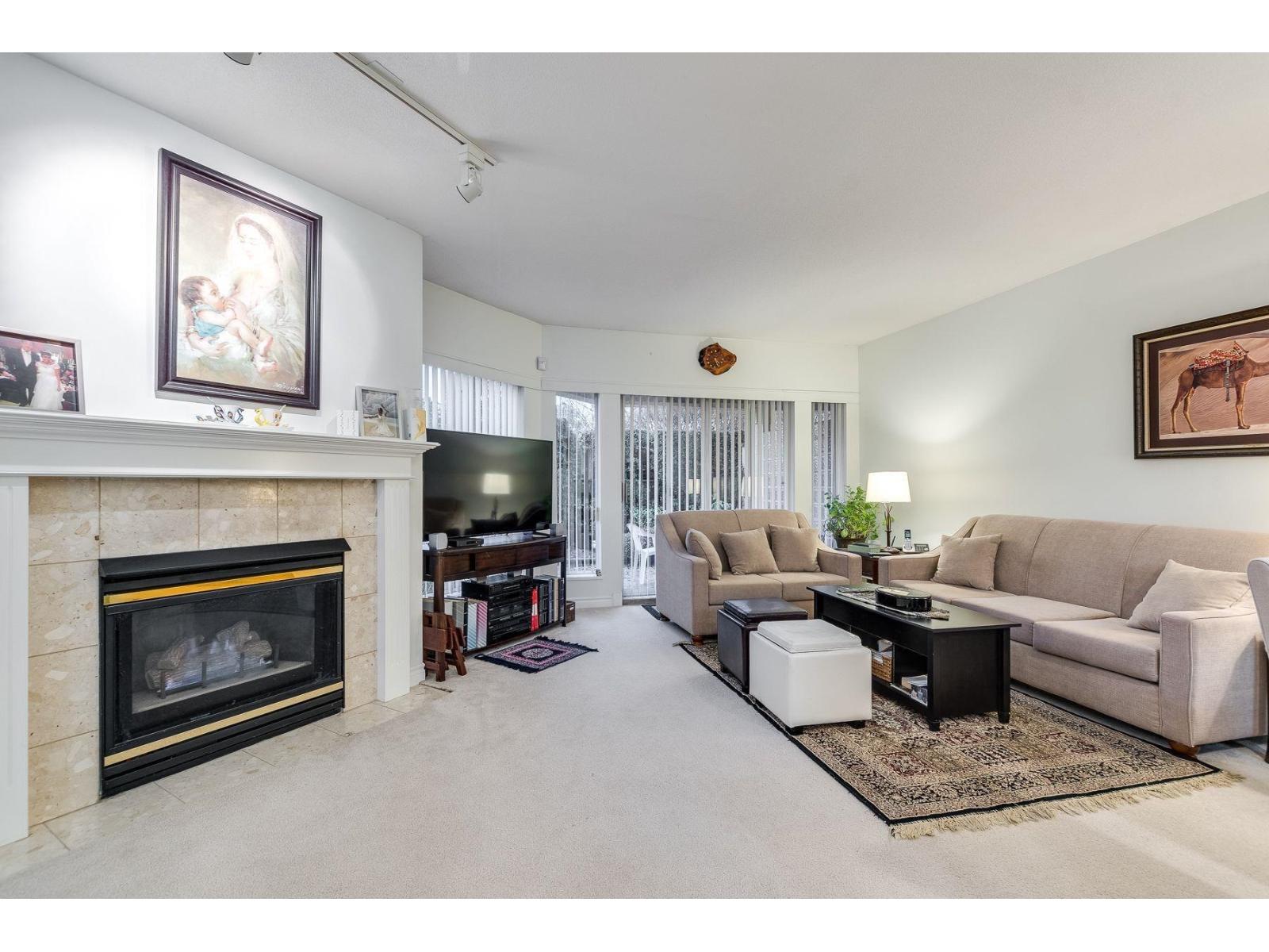 207 1255 Best Street, White Rock, British Columbia  V4B 4E1 - Photo 2 - R3082162