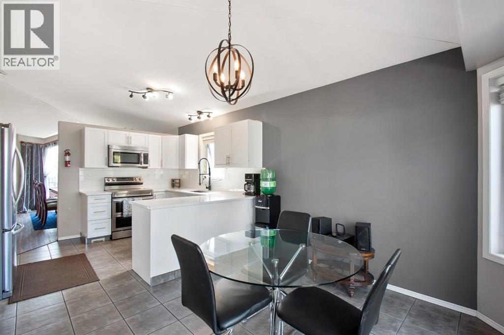 40 Douglas Close, Penhold, Alberta  T0M 1R0 - Photo 8 - A2280029