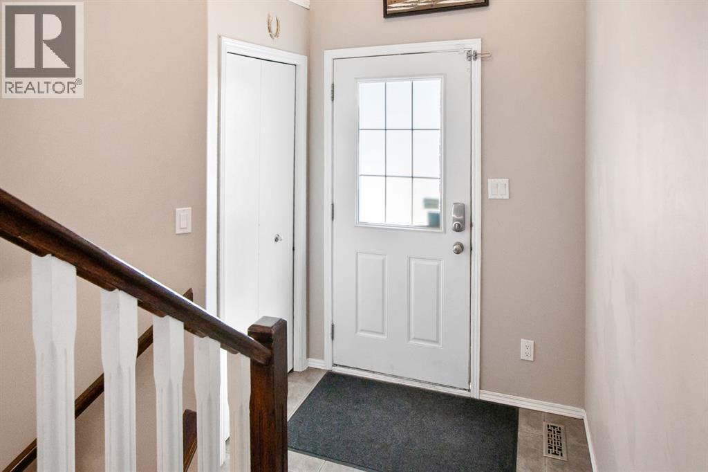 40 Douglas Close, Penhold, Alberta  T0M 1R0 - Photo 5 - A2280029