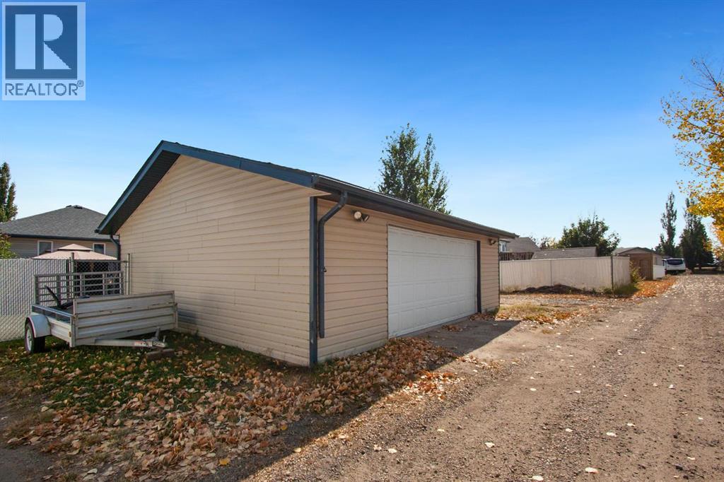 40 Douglas Close, Penhold, Alberta  T0M 1R0 - Photo 38 - A2280029