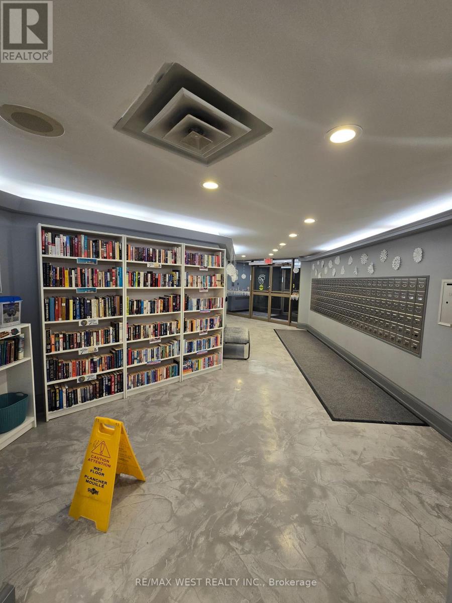 1208 - 700 Constellation Drive, Mississauga, Ontario  L5R 3G8 - Photo 14 - W12714288