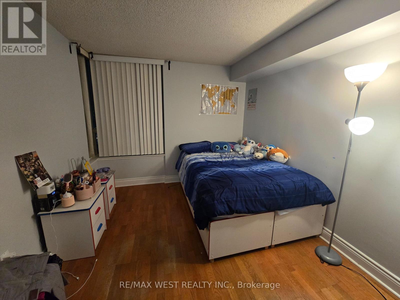 1208 - 700 Constellation Drive, Mississauga, Ontario  L5R 3G8 - Photo 9 - W12714288