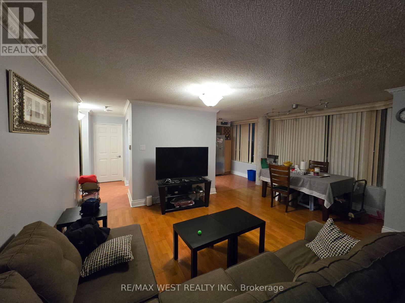 1208 - 700 Constellation Drive, Mississauga, Ontario  L5R 3G8 - Photo 4 - W12714288