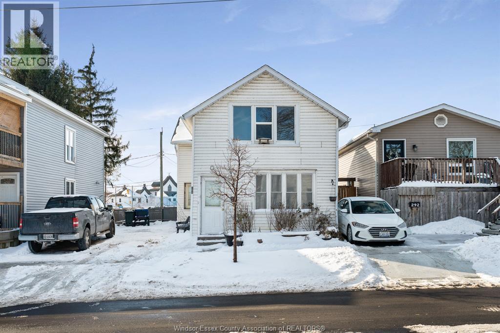 MLS# 26001832: 294 Seymour STREET, Amherstburg, Canada
