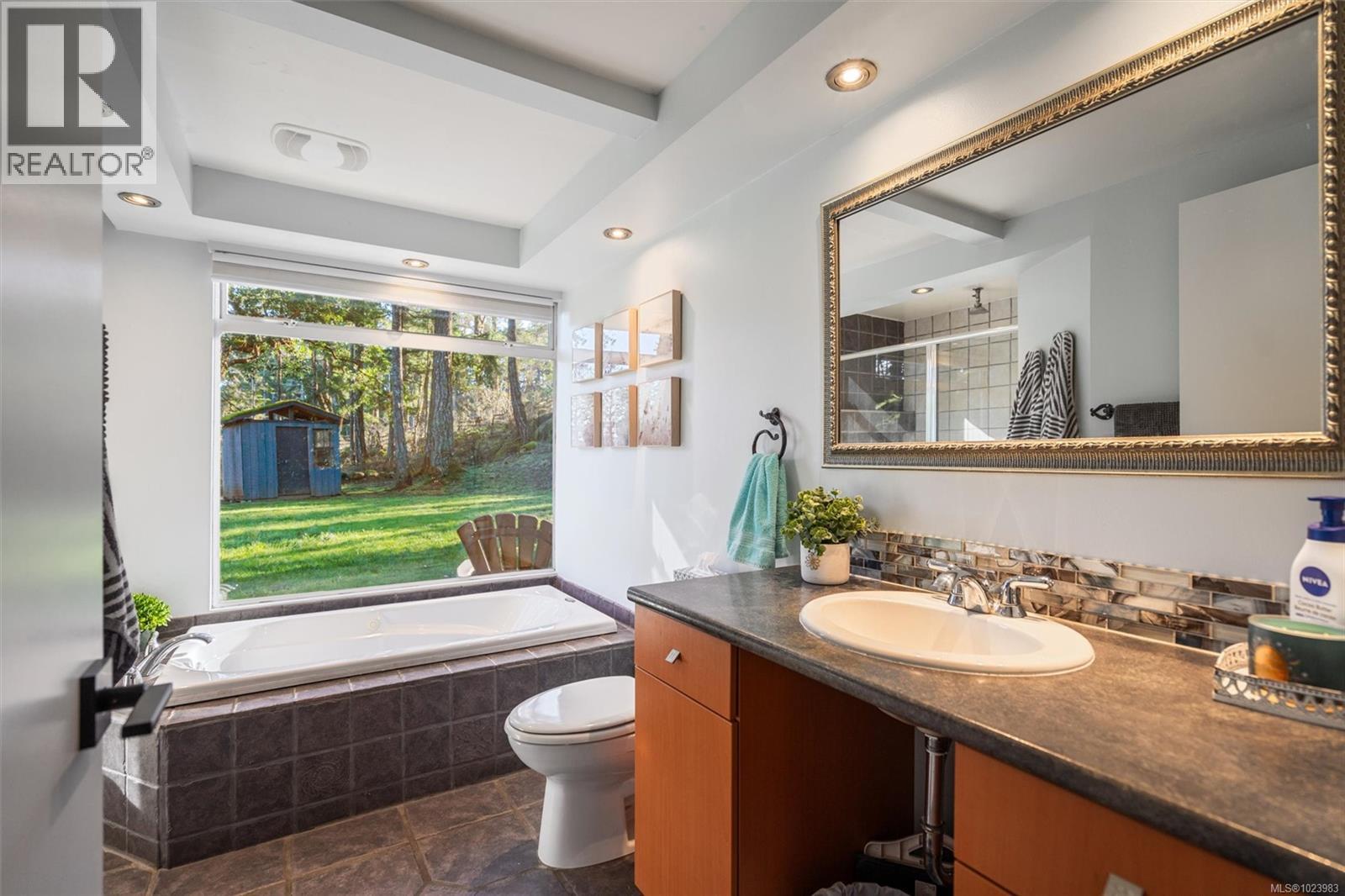 665 Latoria Rd, Colwood, British Columbia  V9C 3A3 - Photo 12 - 1023983