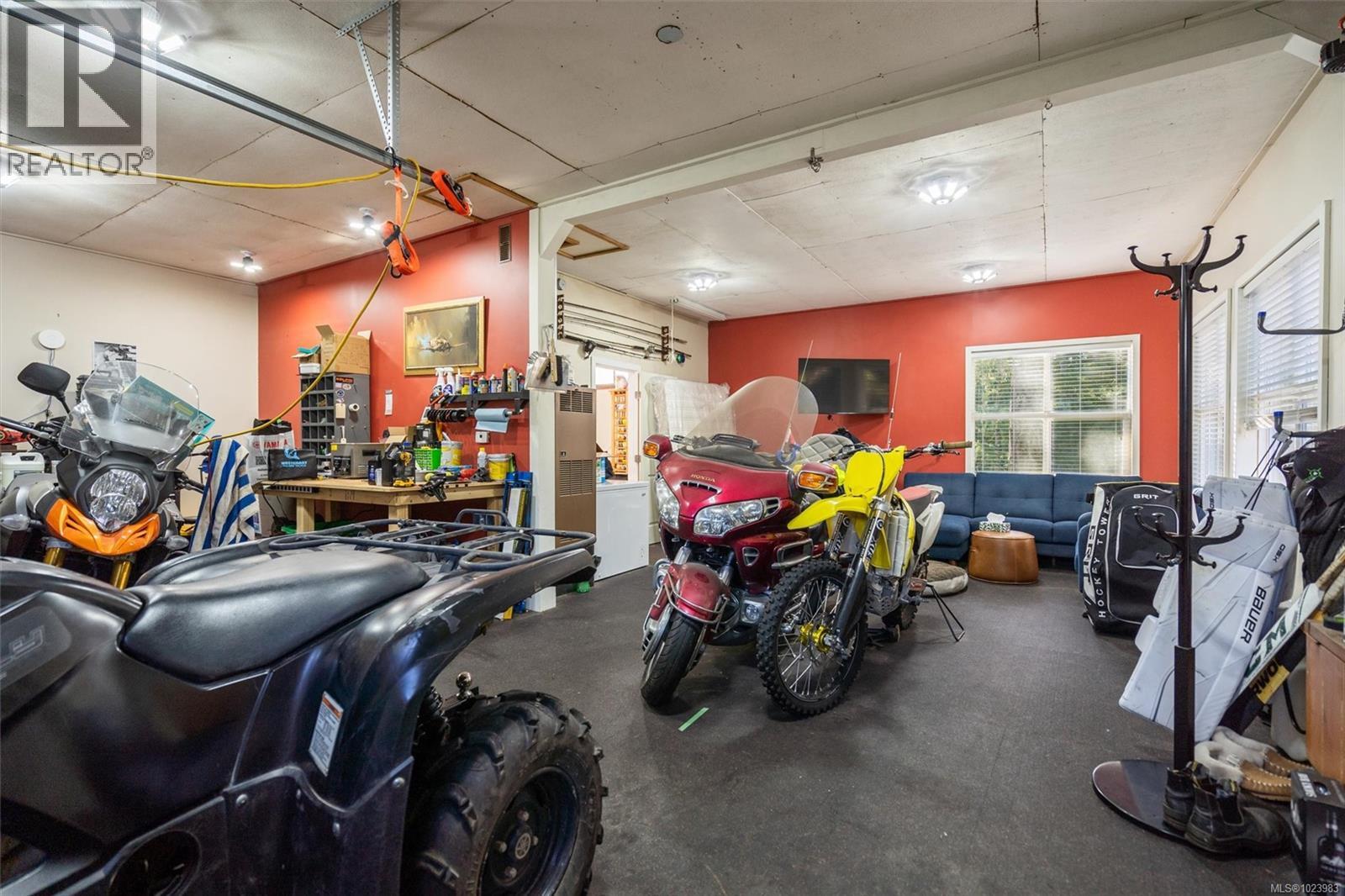 665 Latoria Rd, Colwood, British Columbia  V9C 3A3 - Photo 27 - 1023983