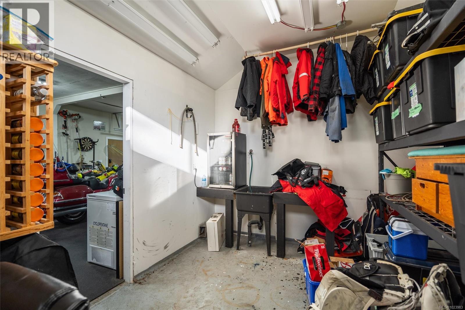 665 Latoria Rd, Colwood, British Columbia  V9C 3A3 - Photo 29 - 1023983