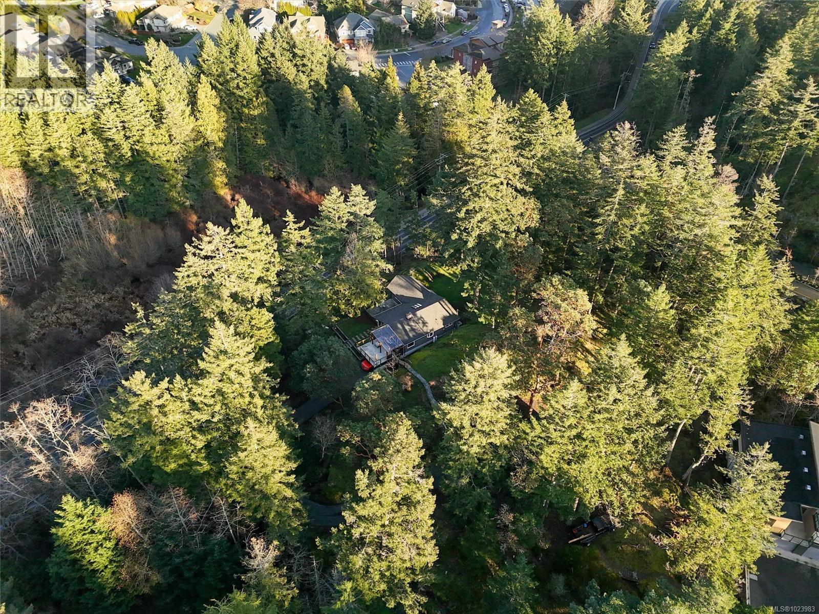 665 Latoria Rd, Colwood, British Columbia  V9C 3A3 - Photo 31 - 1023983