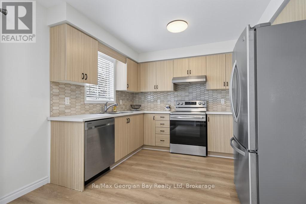 197 Mapledawn Drive, Midland, Ontario  L4R 5B9 - Photo 7 - S12724912