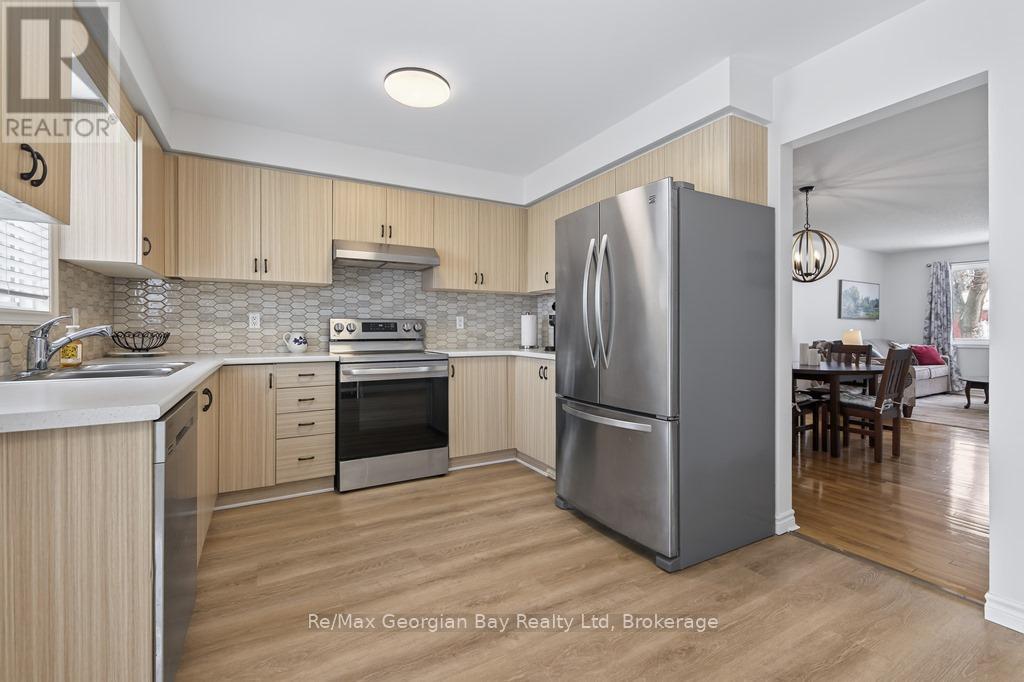 197 Mapledawn Drive, Midland, Ontario  L4R 5B9 - Photo 9 - S12724912