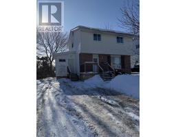 136 CALDERWOOD DRIVE, Kingston, Ontario