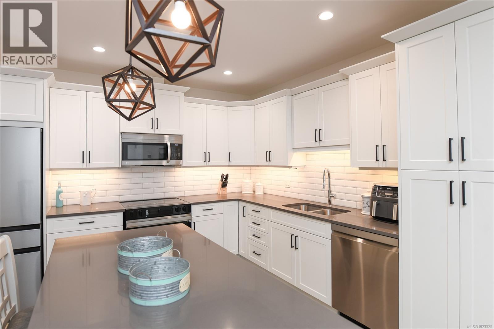 A 2155 Cousins Ave, Courtenay, British Columbia  V9N 3N6 - Photo 19 - 1023328