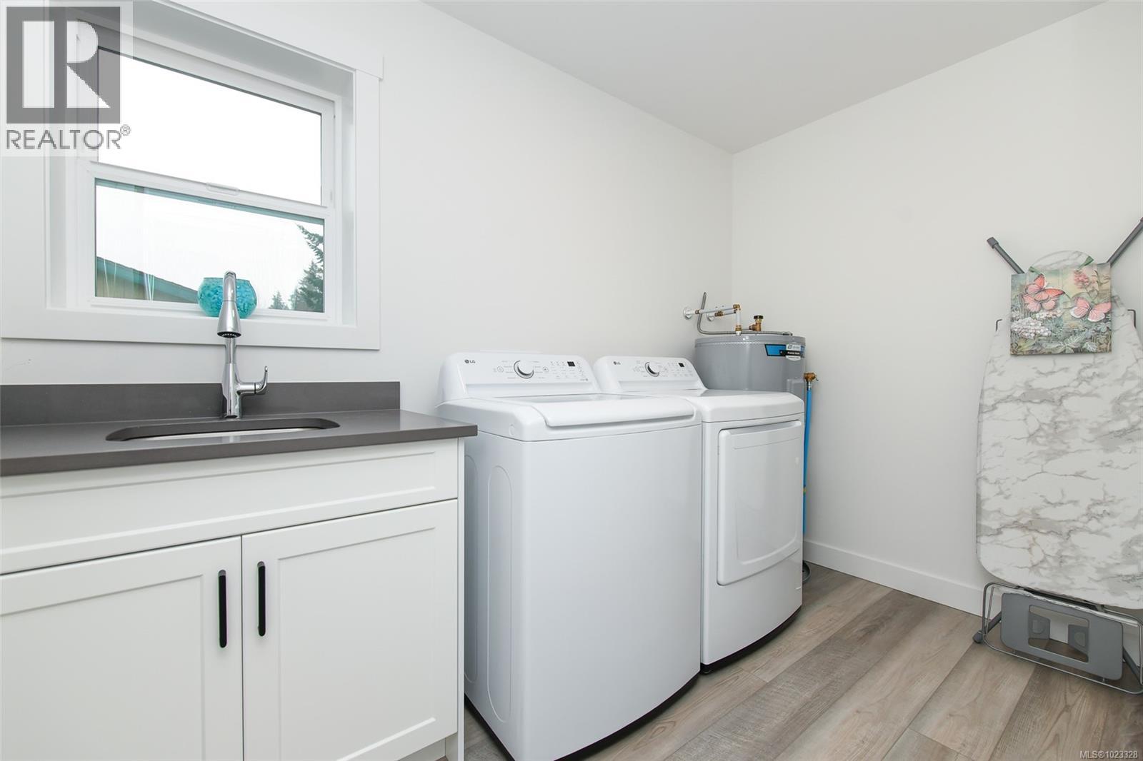 A 2155 Cousins Ave, Courtenay, British Columbia  V9N 3N6 - Photo 40 - 1023328