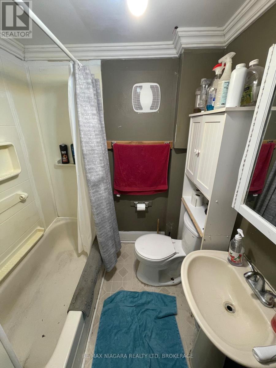 24 Queen Street, Halton Hills, Ontario  L7G 2E4 - Photo 18 - W12724888