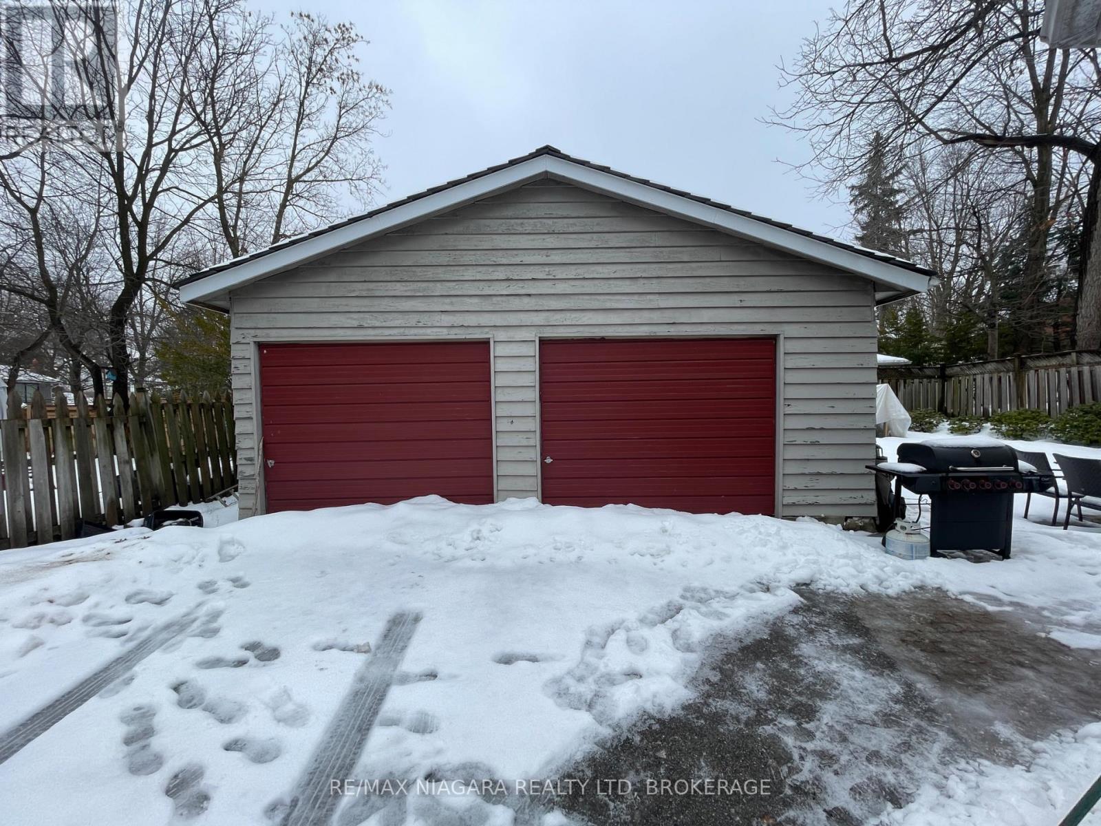 24 Queen Street, Halton Hills, Ontario  L7G 2E4 - Photo 2 - W12724888