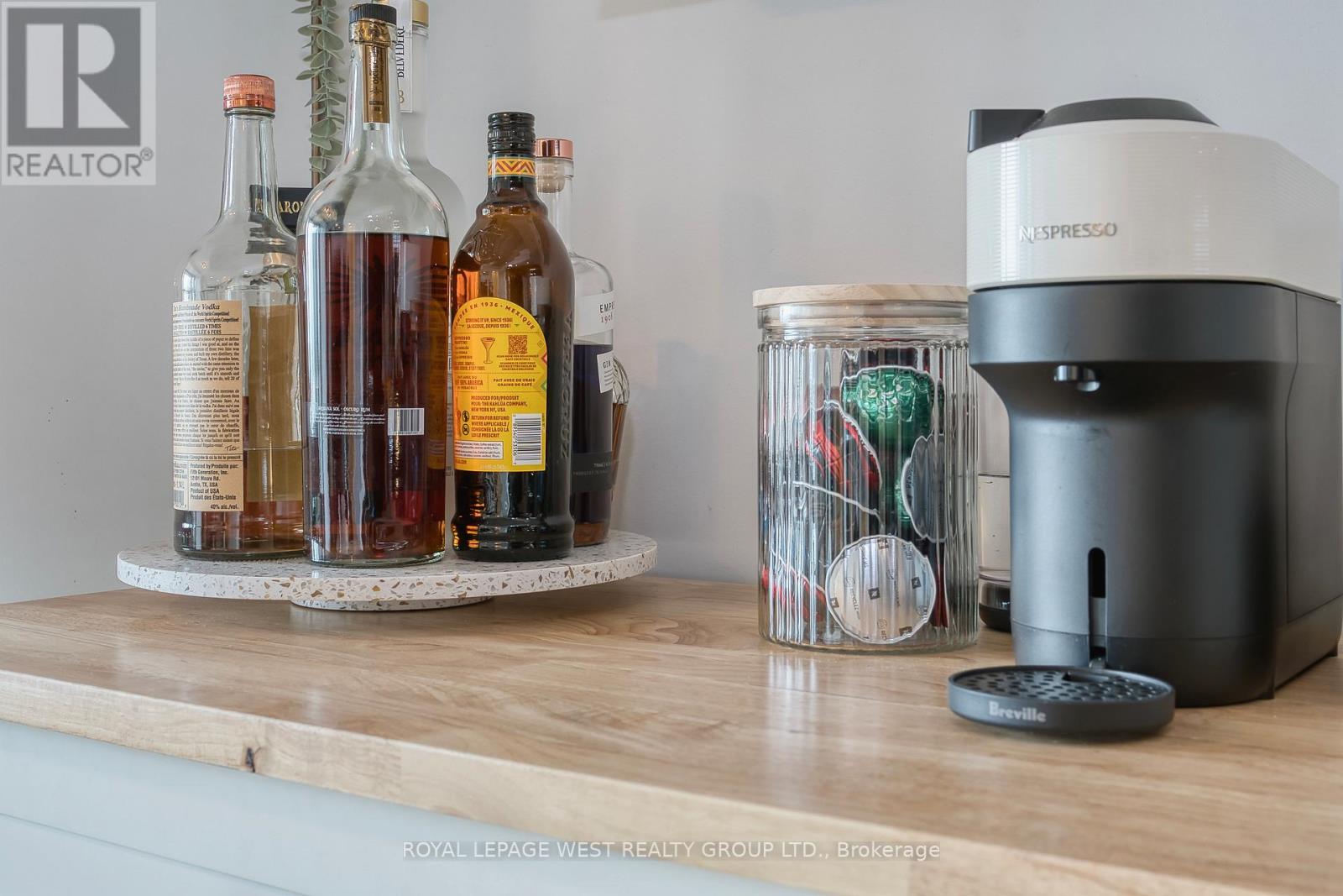 301 - 51 Lady Bank Road, Toronto, Ontario  M8Z 0C9 - Photo 12 - W12634606