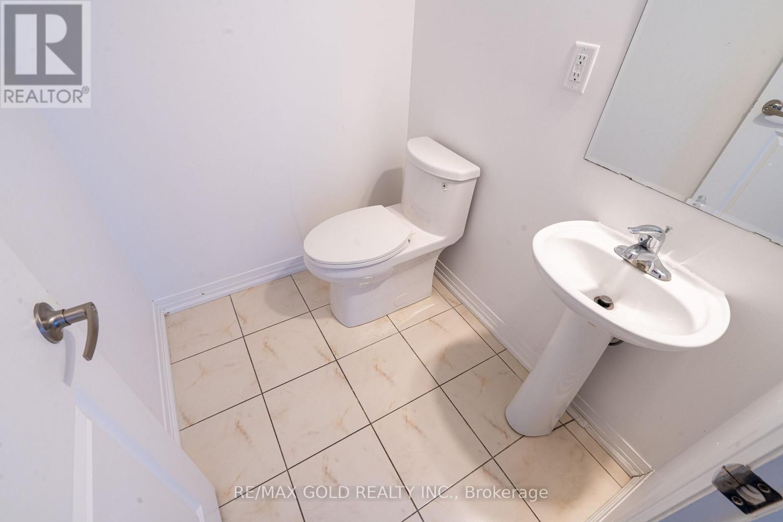 18 Haydrop Road, Brampton, Ontario L6P 4P3 - Photo 6 - W12691882