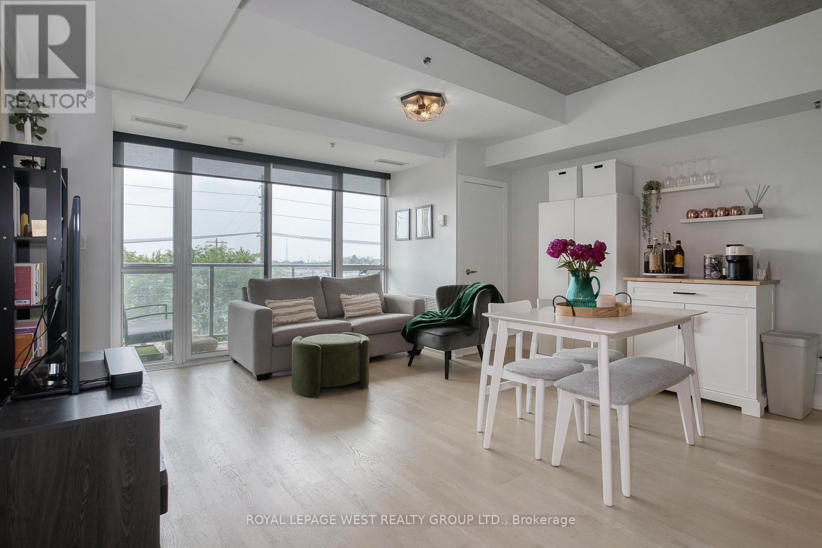 301 - 51 Lady Bank Road, Toronto, Ontario  M8Z 0C9 - Photo 2 - W12634606