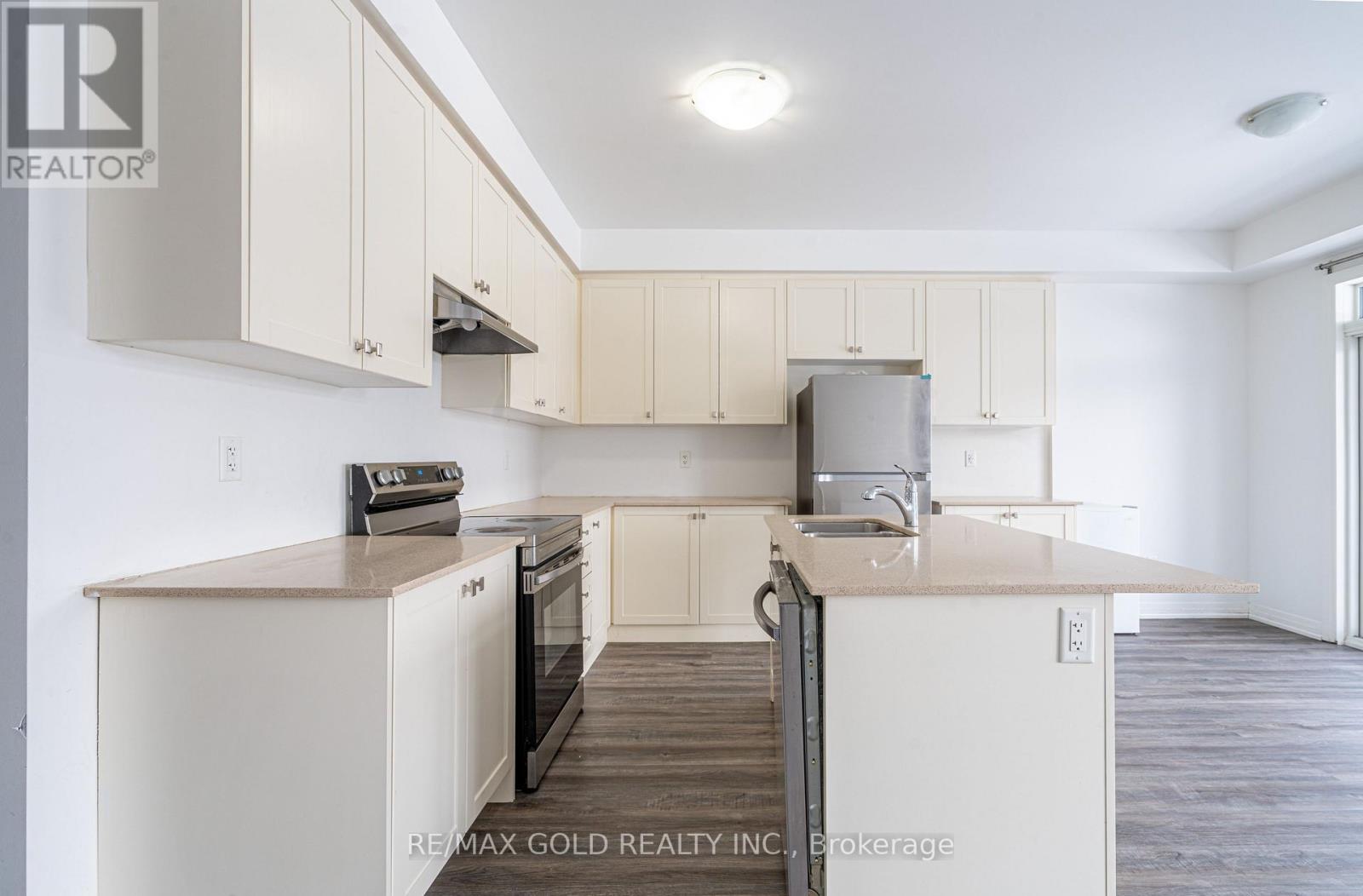 18 Haydrop Road, Brampton, Ontario L6P 4P3 - Photo 5 - W12691882