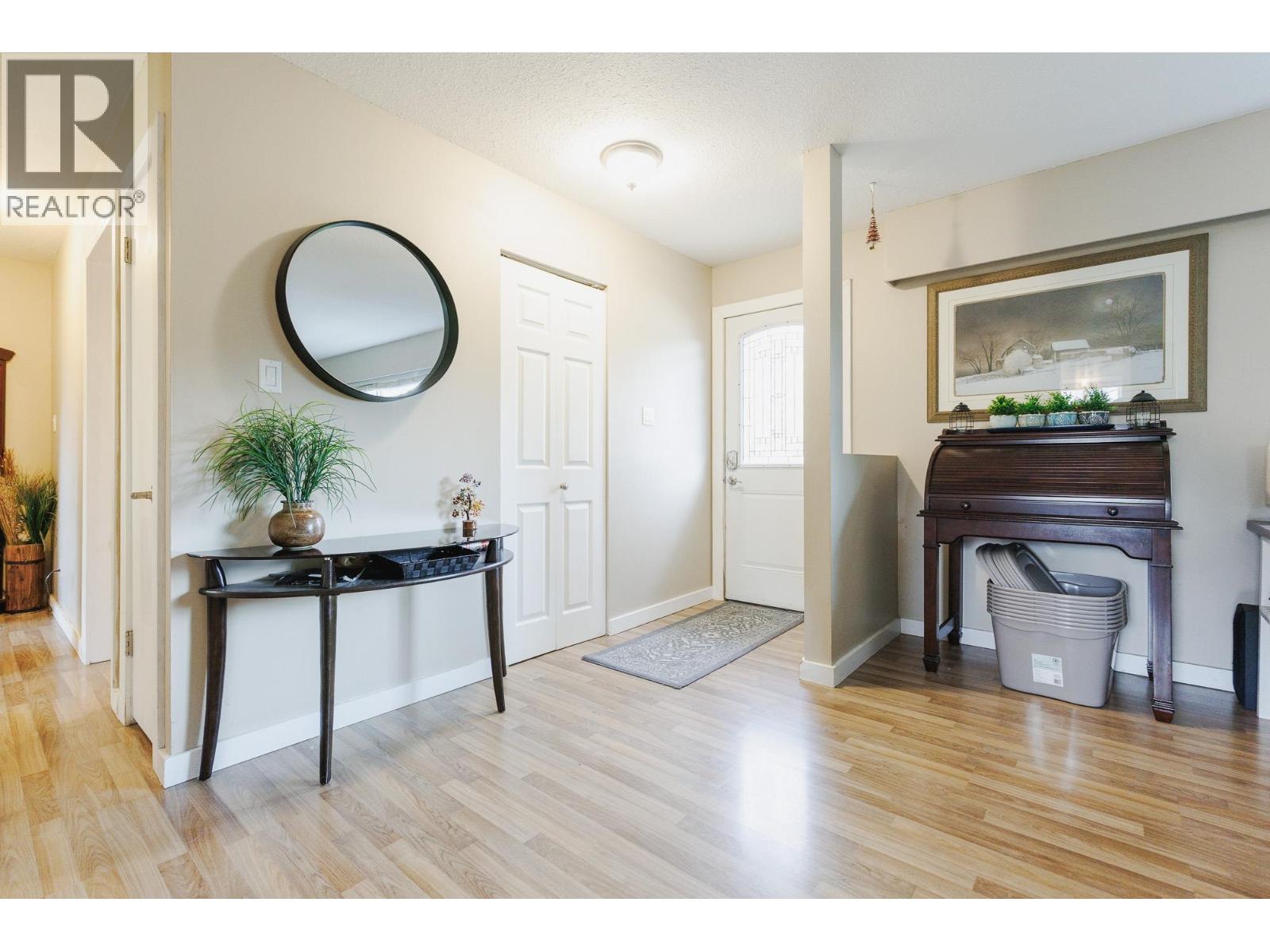 12045 261 Street, Maple Ridge, British Columbia  V2W 2A5 - Photo 2 - R3082561