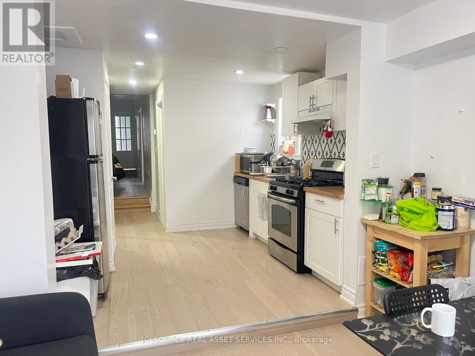 2 - 127 Borden Street, Toronto, Ontario  M5S 2N2 - Photo 3 - C12724918