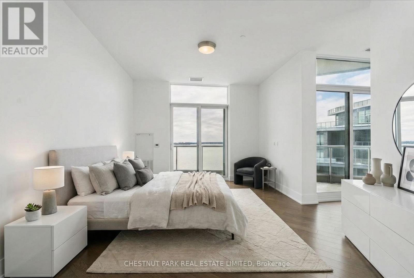 Sph16 - 1 Edgewater Drive, Toronto, Ontario  M5A 0L1 - Photo 7 - C12724926